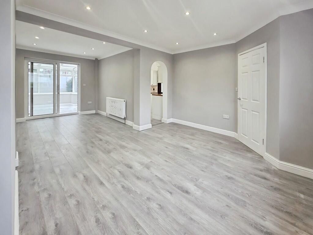 Property photo 3 of 10 Gallery