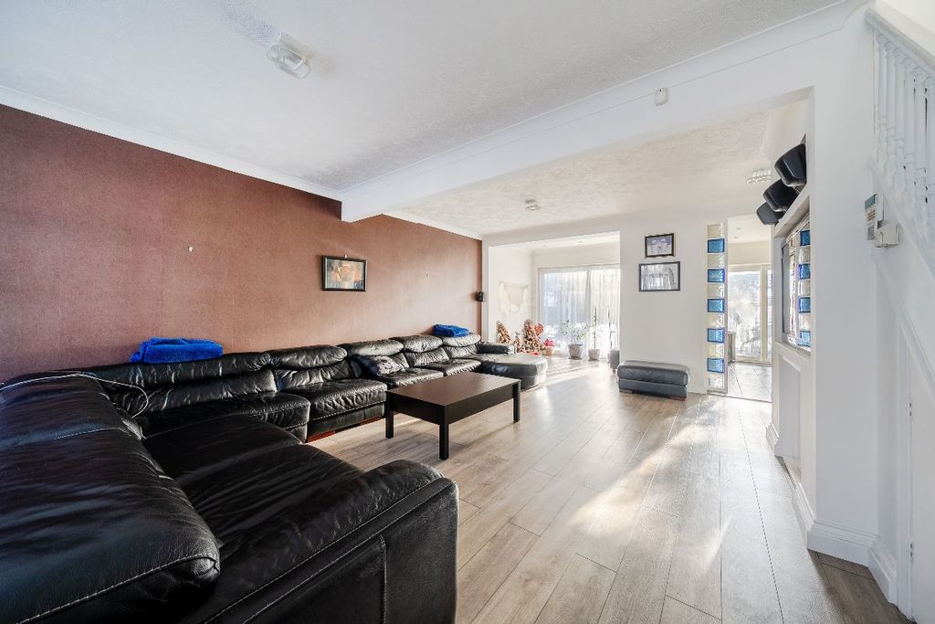 Property photo 3 of 14