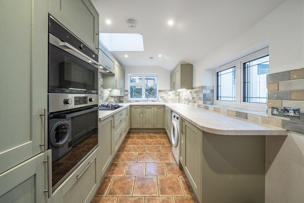 Property photo 3 of 12