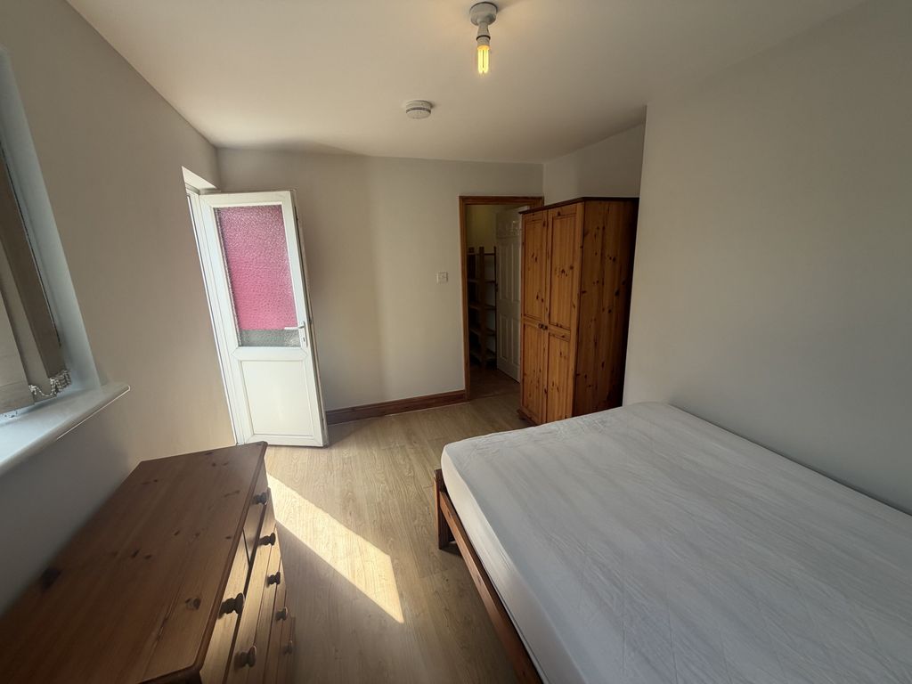 Property photo 2 of 3
