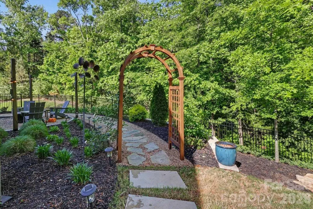 Property photo 2 of 45 <Alttext/>