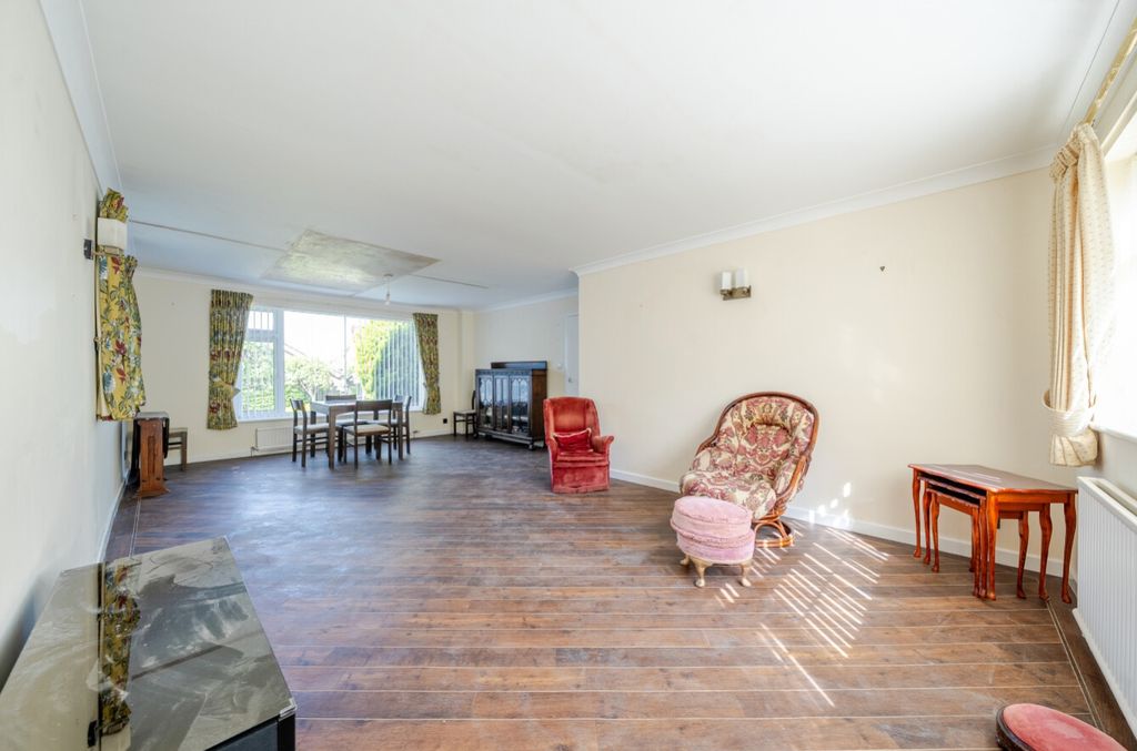 Property photo 3 of 23 1281957 (2)