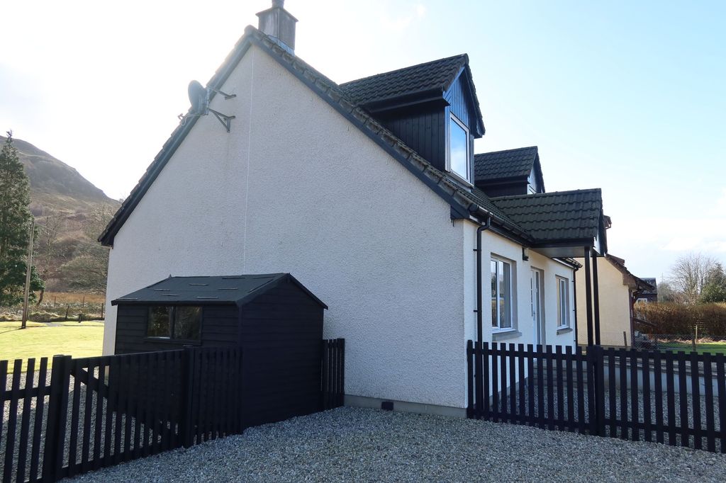 Property photo 2 of 54