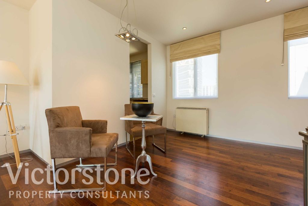 Property photo 2 of 13 2328293