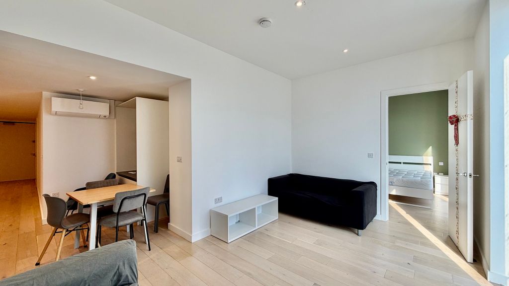 Property photo 1 of 19 Living Room