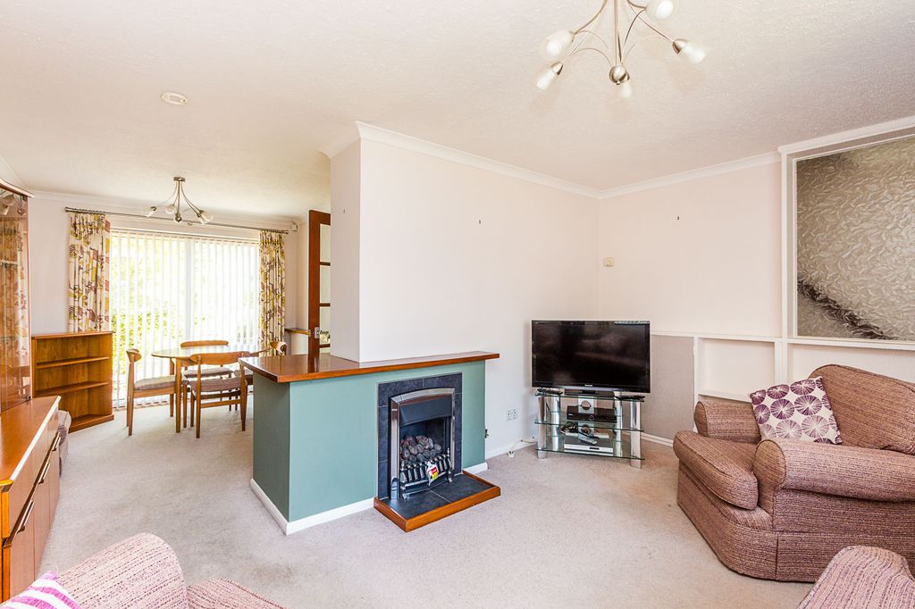 Property photo 3 of 13 Lounge/Dining Room