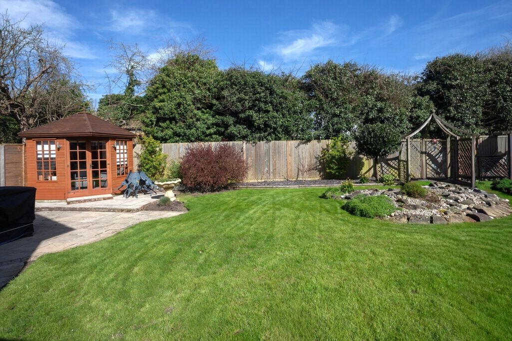 Property photo 2 of 25 Garden