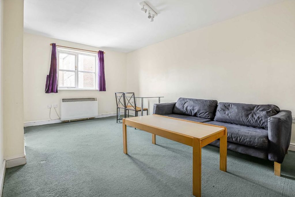 Property photo 2 of 6