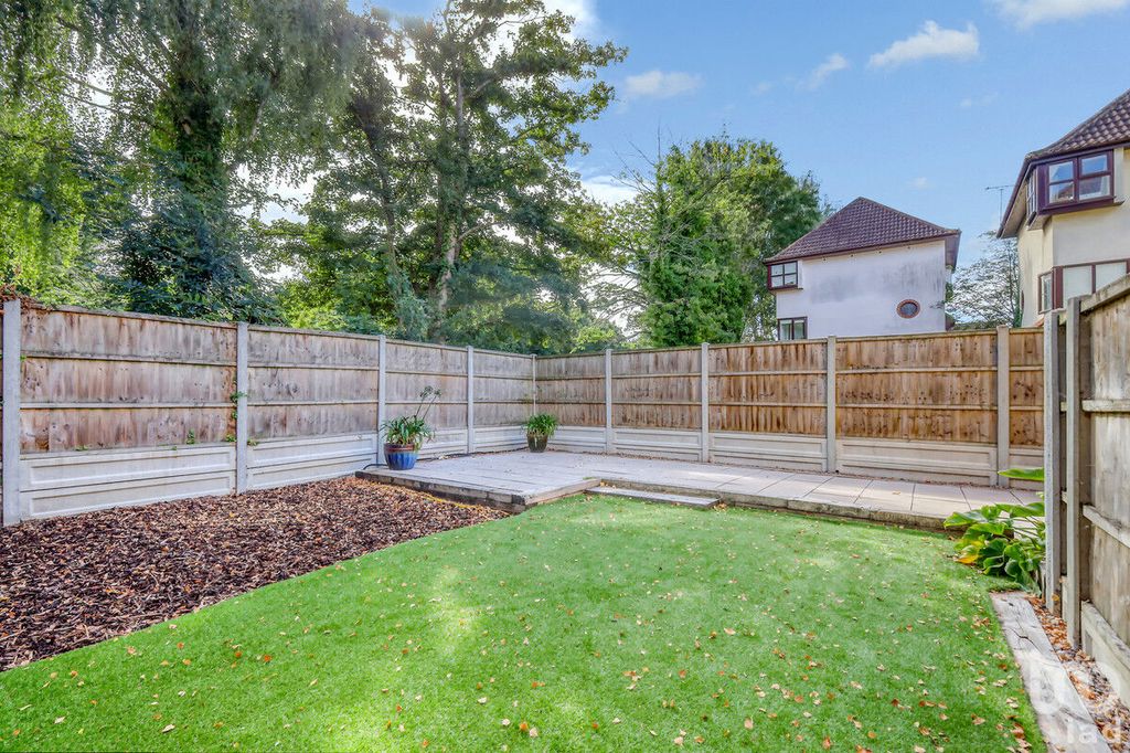 Property photo 2 of 23