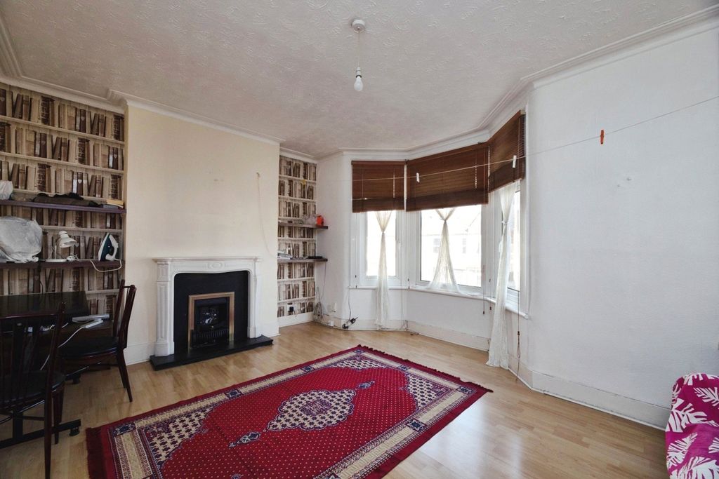 Property photo 2 of 16 Pbox-Img.Jpg