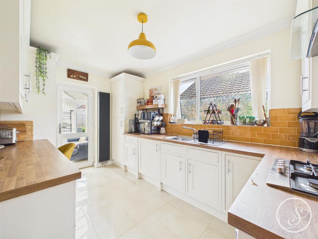 Property photo 2 of 15 Kitchen