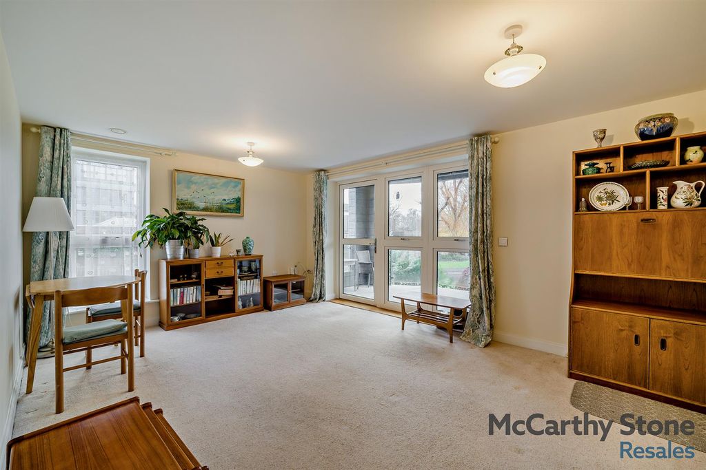 Property photo 3 of 16 Living Room