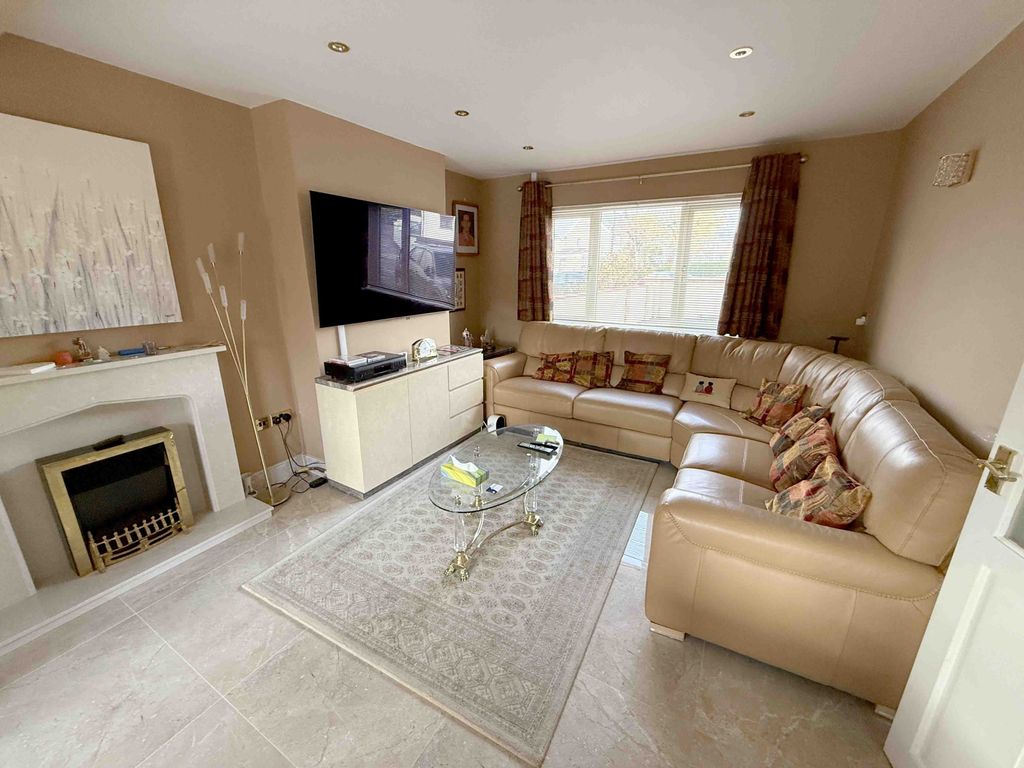 Property photo 3 of 15 Gallery