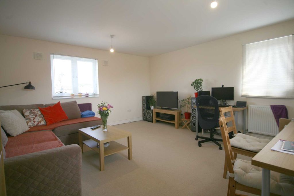 Property photo 3 of 7