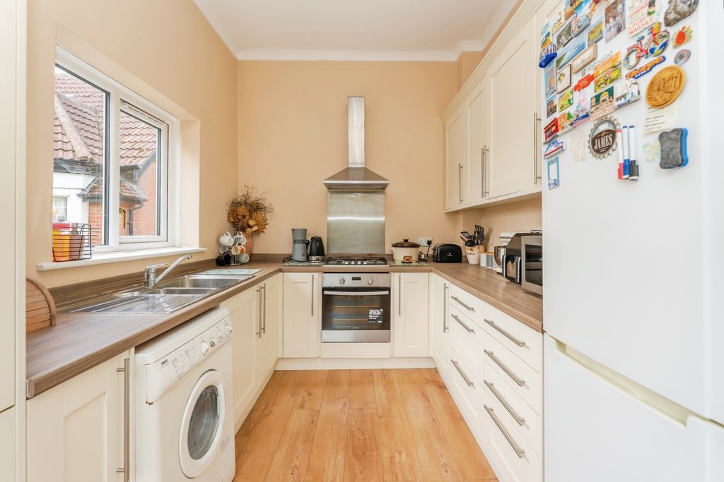 Property photo 1 of 20