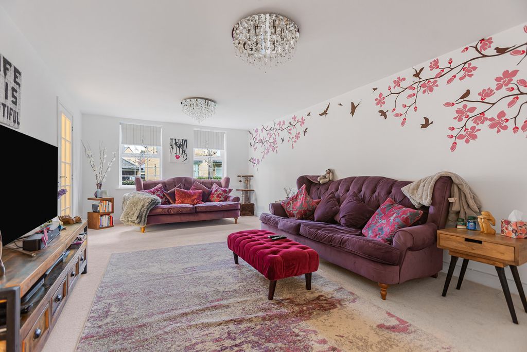 Property photo 3 of 44