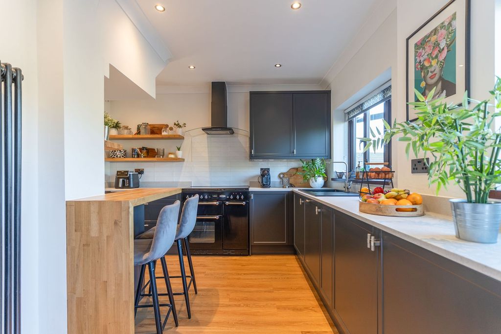 Property photo 1 of 36