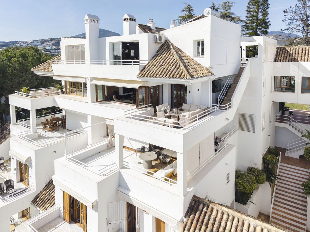 Property photo 1 of 32