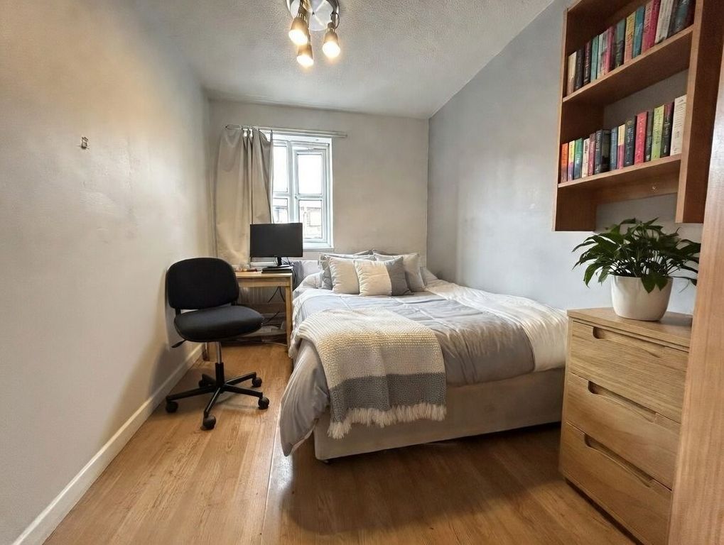 Property photo 1 of 7 Photo 2