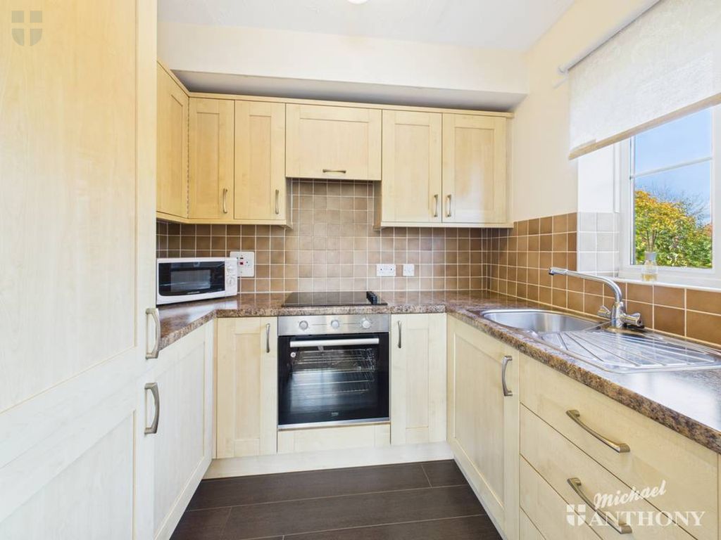 Property photo 3 of 8 Cam03852G0-Pr0462-Still003-Thumbnail-H750-70