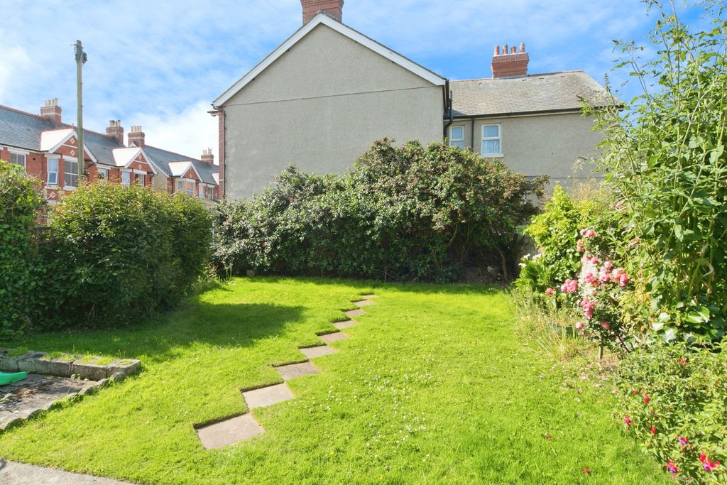 Property photo 2 of 17 Photo