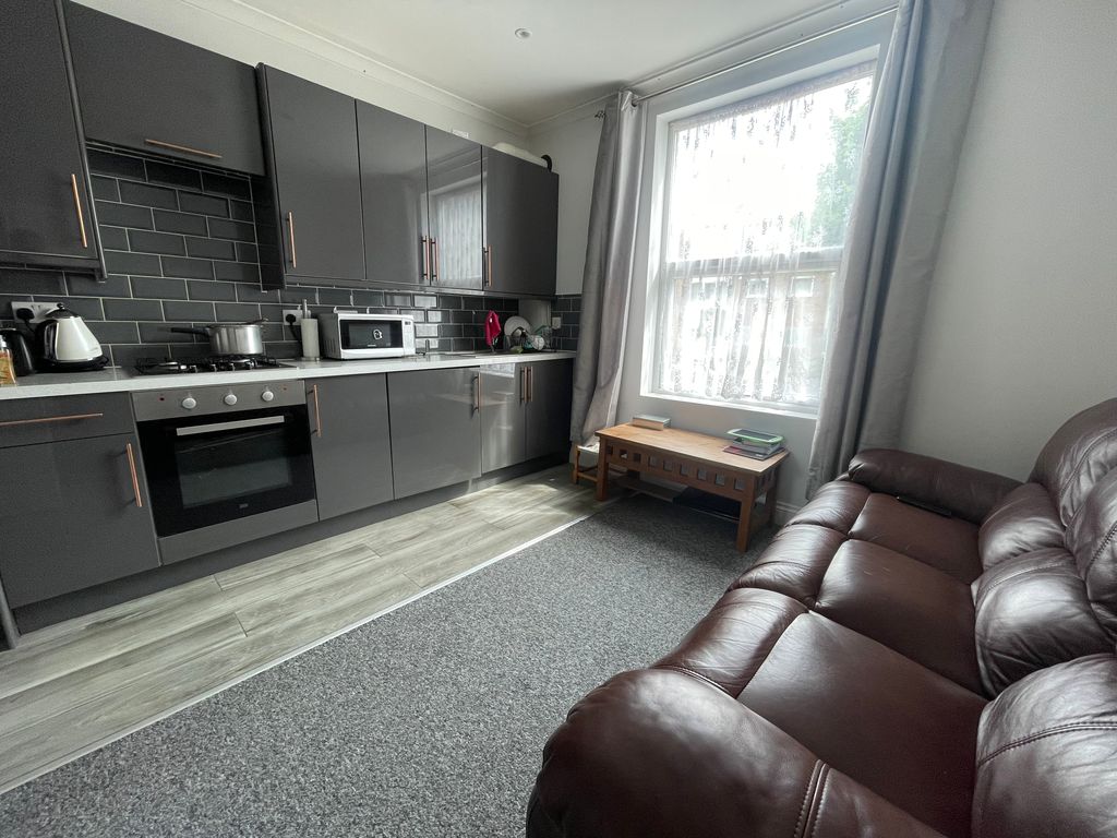 Property photo 1 of 4