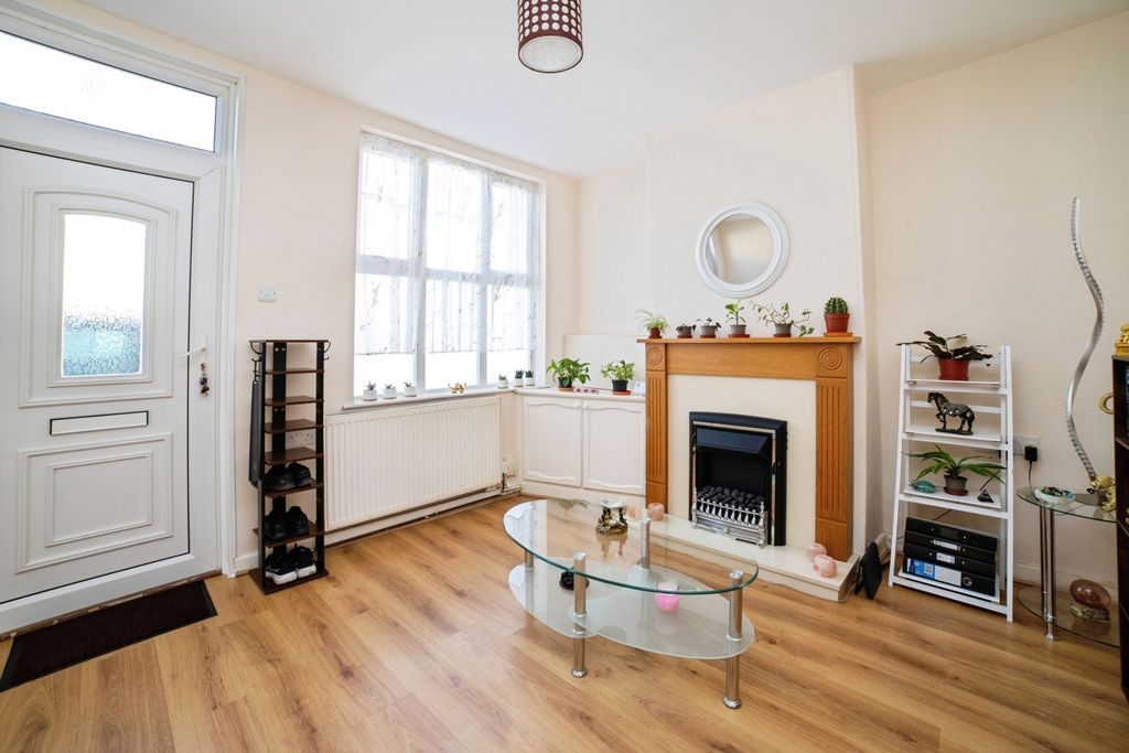 Property photo 2 of 18 Pbox-Img.Jpg