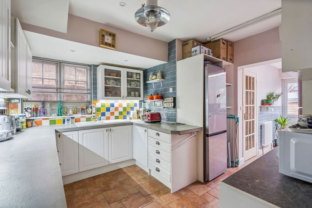 Property photo 2 of 21