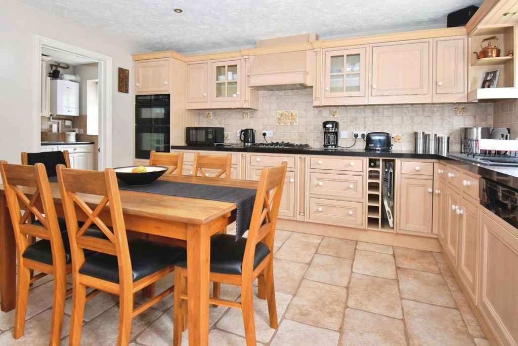 Property photo 2 of 23 Pbox-Img.Jpg