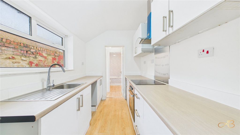 Property photo 3 of 7 Picture No. 04