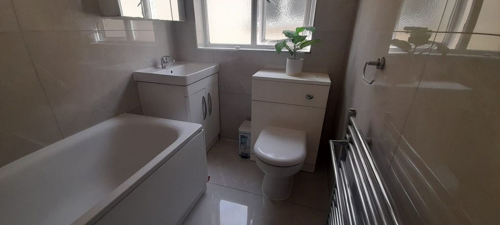 Property photo 1 of 16 4 Bedroom House, Located On Upney Lane, Barking.