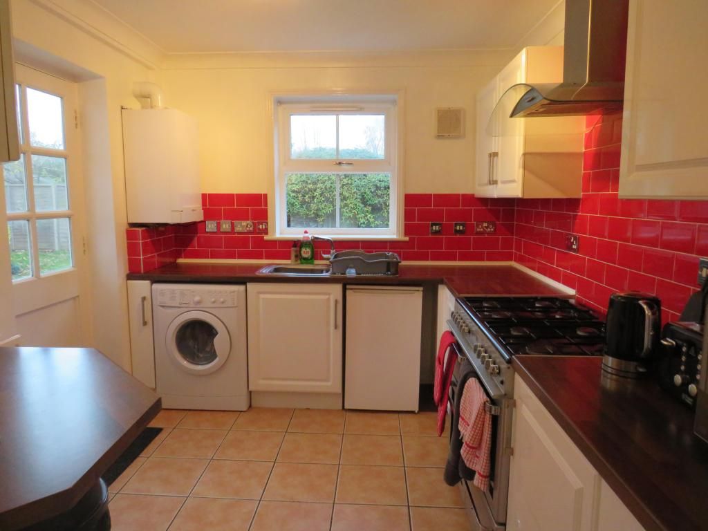 Property photo 3 of 9 Kitchen
