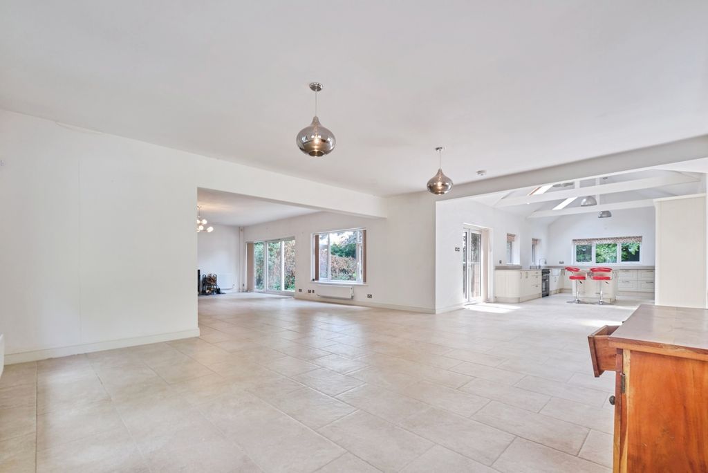 Additional image 8 of 4 bed bungalow for saleStowe Hill Gardens, Lichfield, Staffordshire WS13