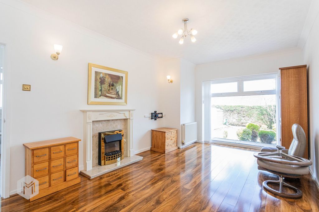 Property photo 2 of 17 Picture No. 09