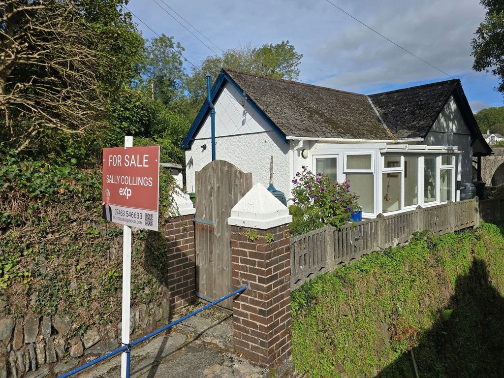 Property photo 1 of 18