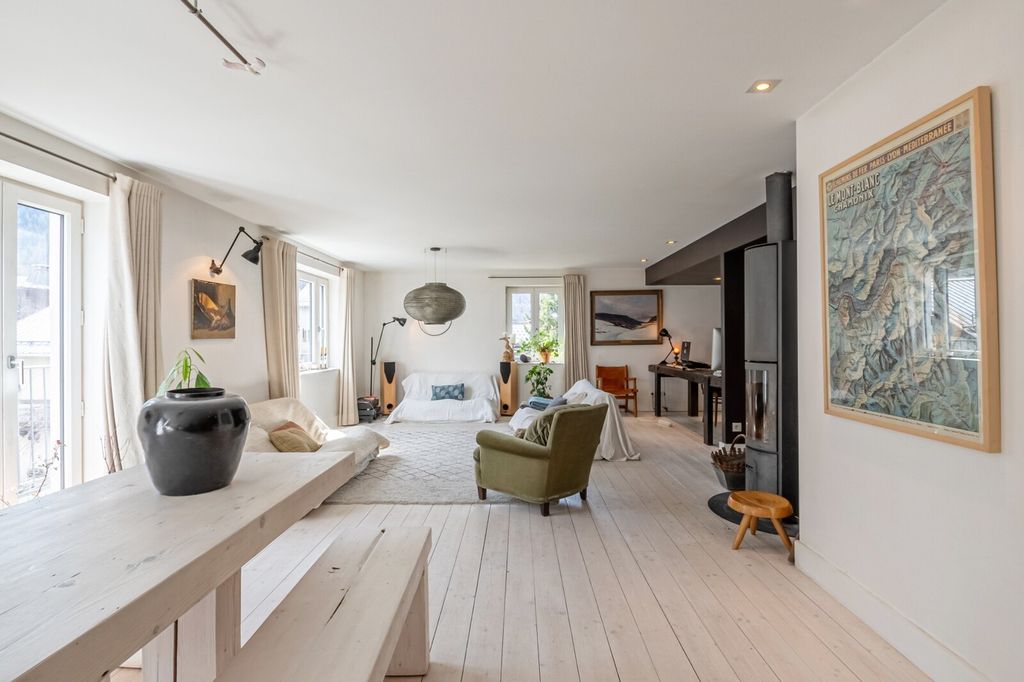 Property photo 1 of 16 The Apartment For Sa