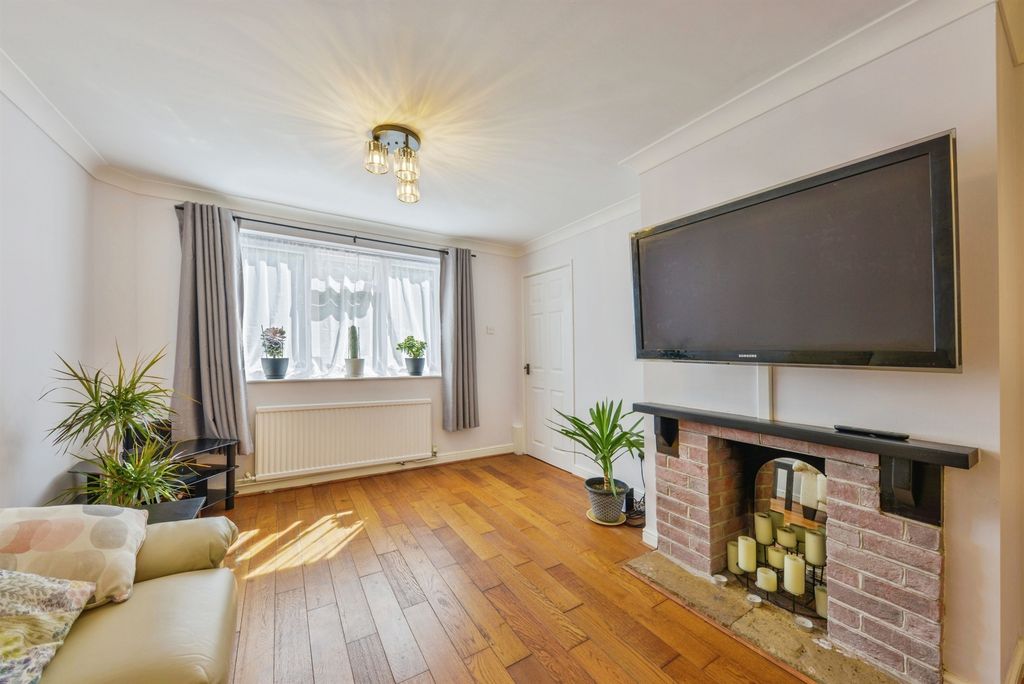 Property photo 2 of 24