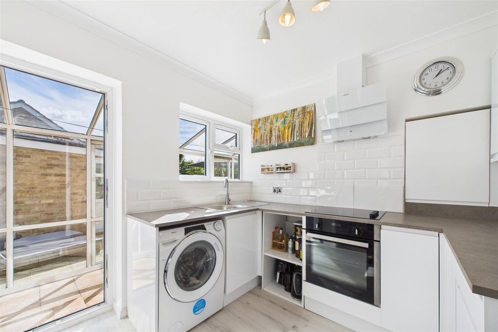 Property photo 2 of 14 Kitchen