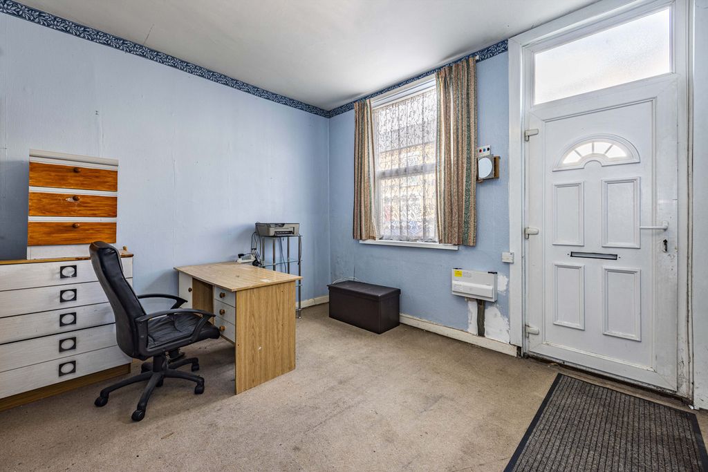 Property photo 2 of 16