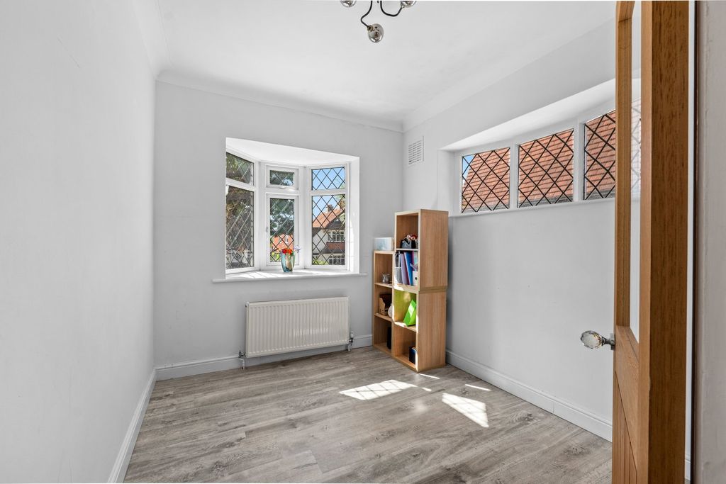 Property photo 3 of 24