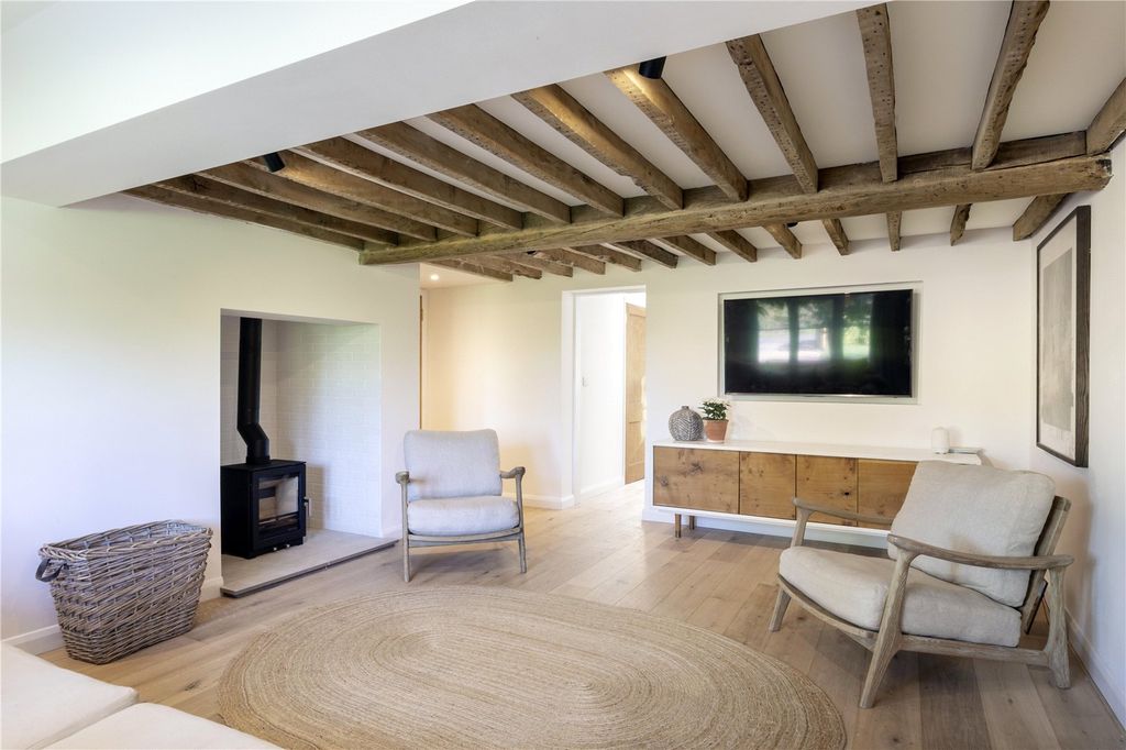 Property photo 3 of 14 Sitting Room