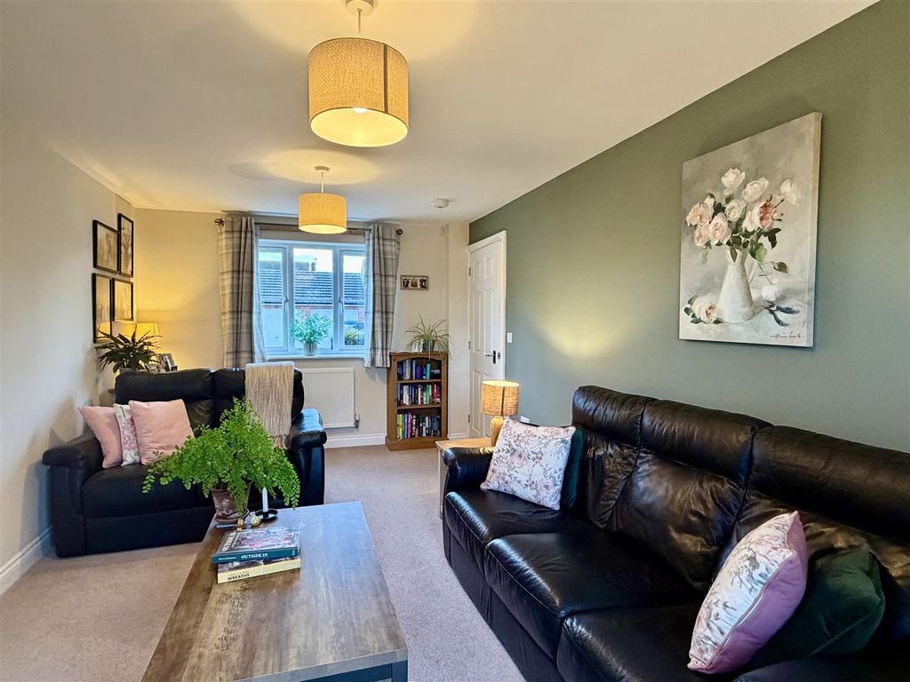 Property photo 2 of 25