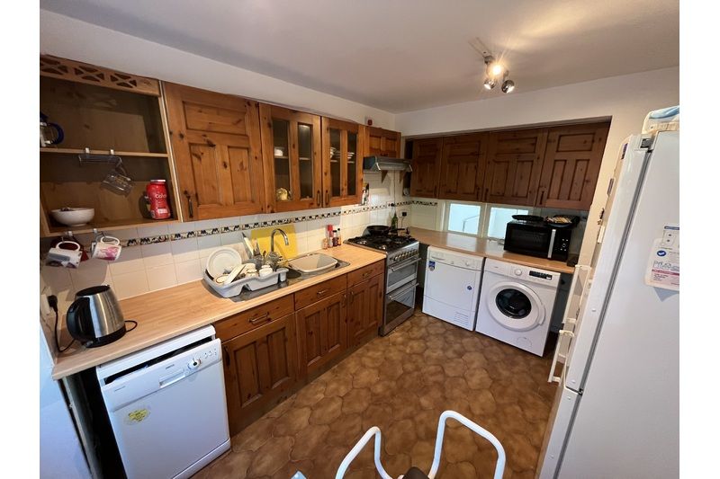 Property photo 3 of 21