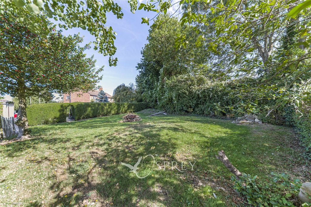 Property photo 2 of 19 Garden