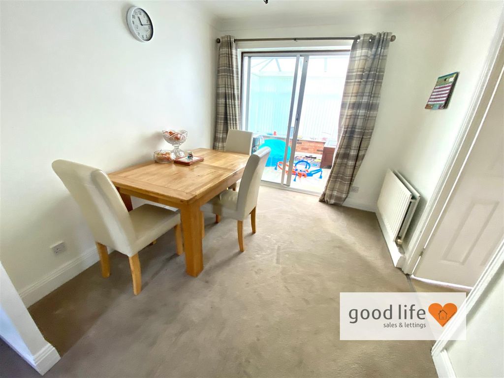 Property photo 3 of 14 20251013_100904019_Ios39Heathfield.Jpg