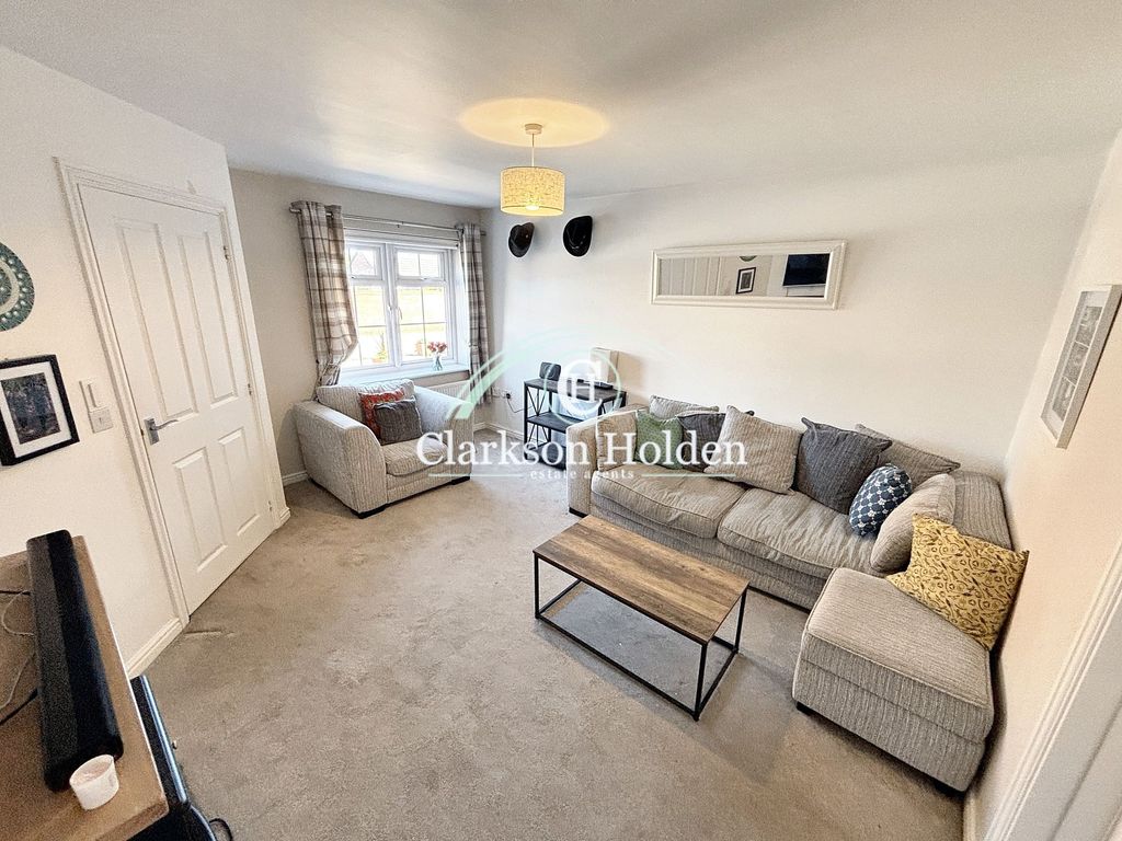 Property photo 2 of 28