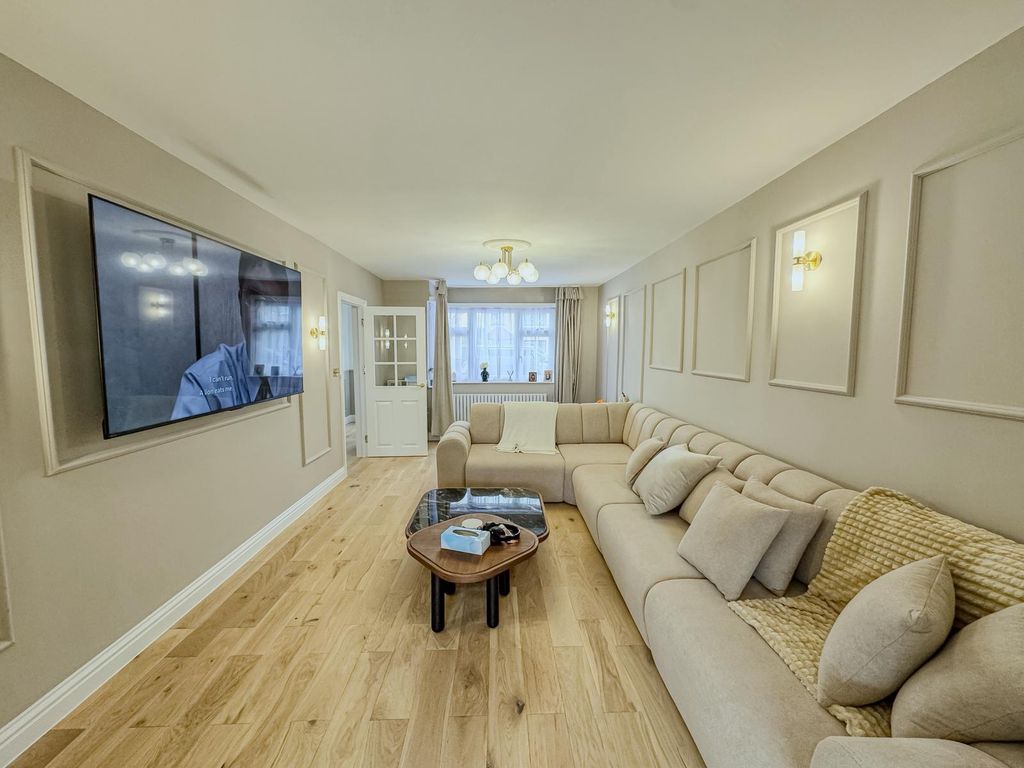 Property photo 2 of 16 Gallery