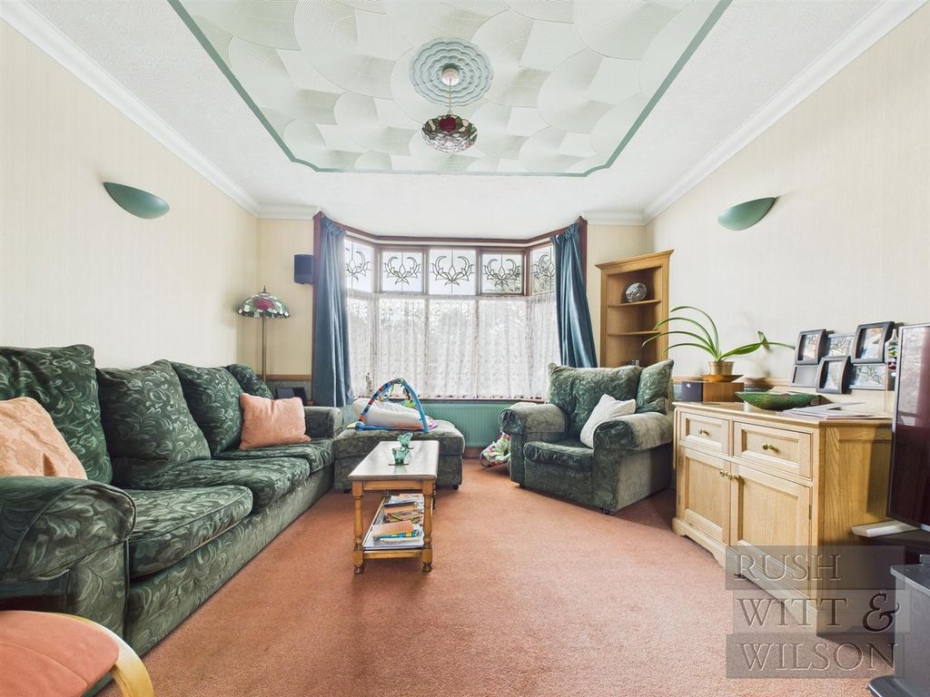 Property photo 3 of 34