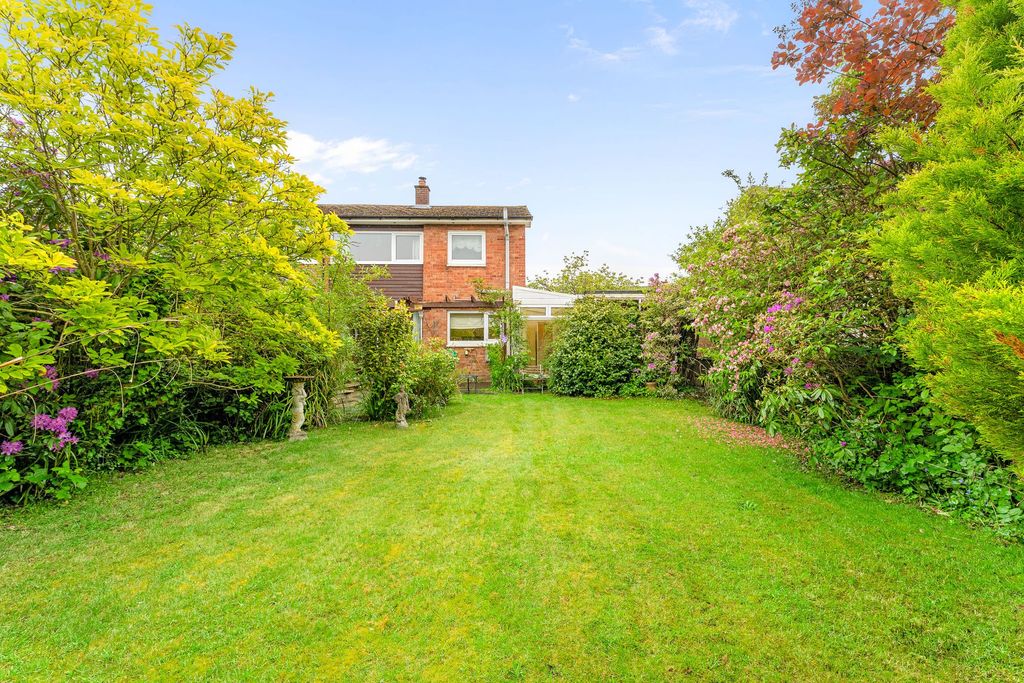 Property photo 2 of 27
