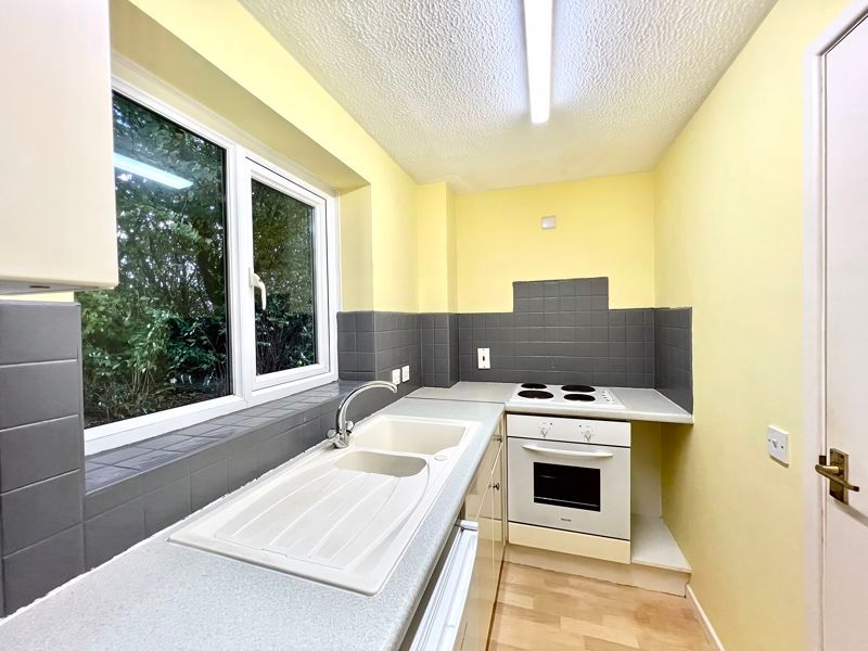 Property photo 2 of 6 Kitchen